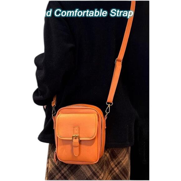 Crossbody Purse in Camel. Pockets zipper closure. Credit card  compartments. - Picture 4 of 4